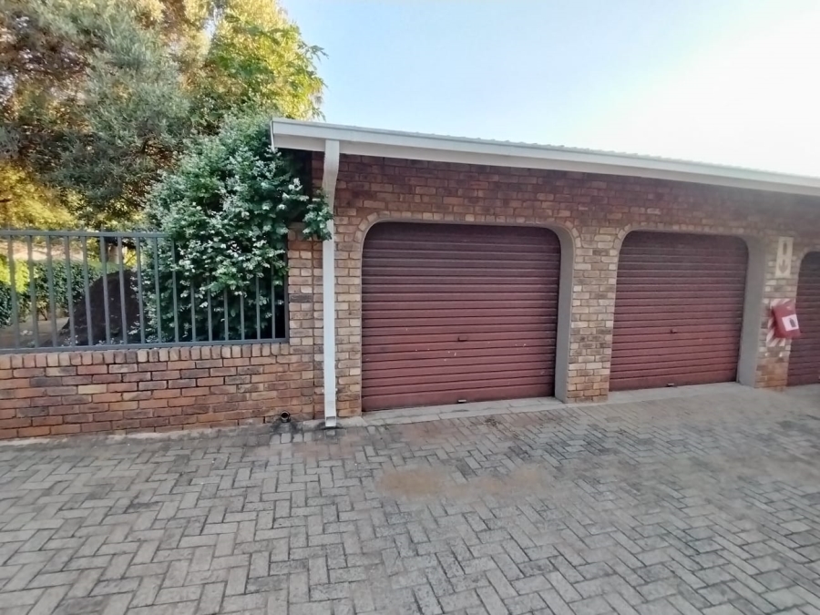 2 Bedroom Property for Sale in Safari Gardens North West